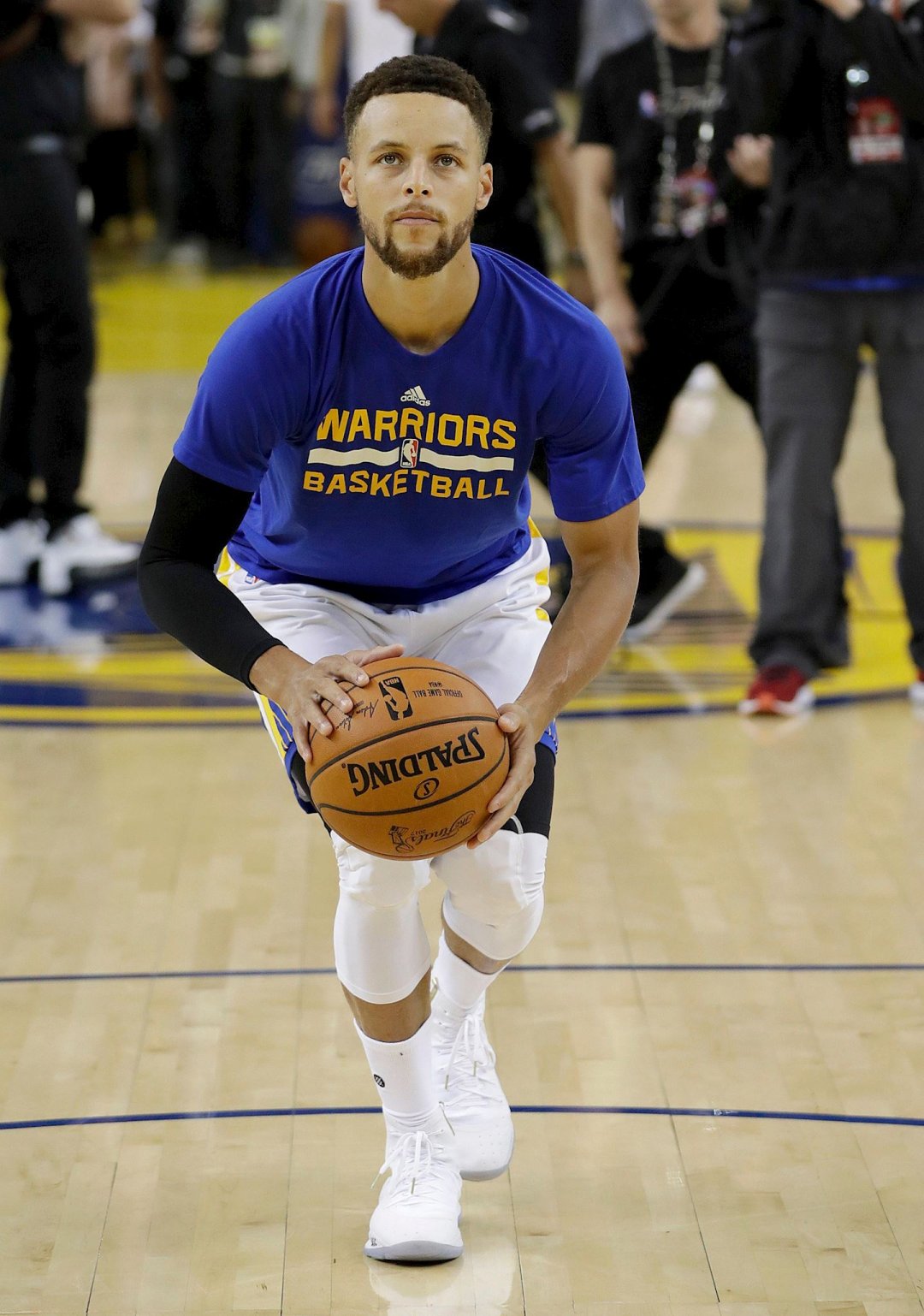 己塑造成了 己塑造成了